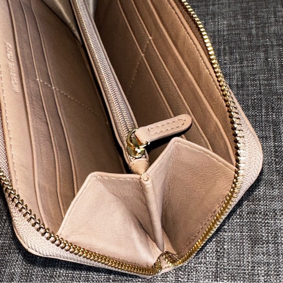Michael Kors EUC Quilted soft leather full zip wallet tan beige nude - Picture 17 of 17